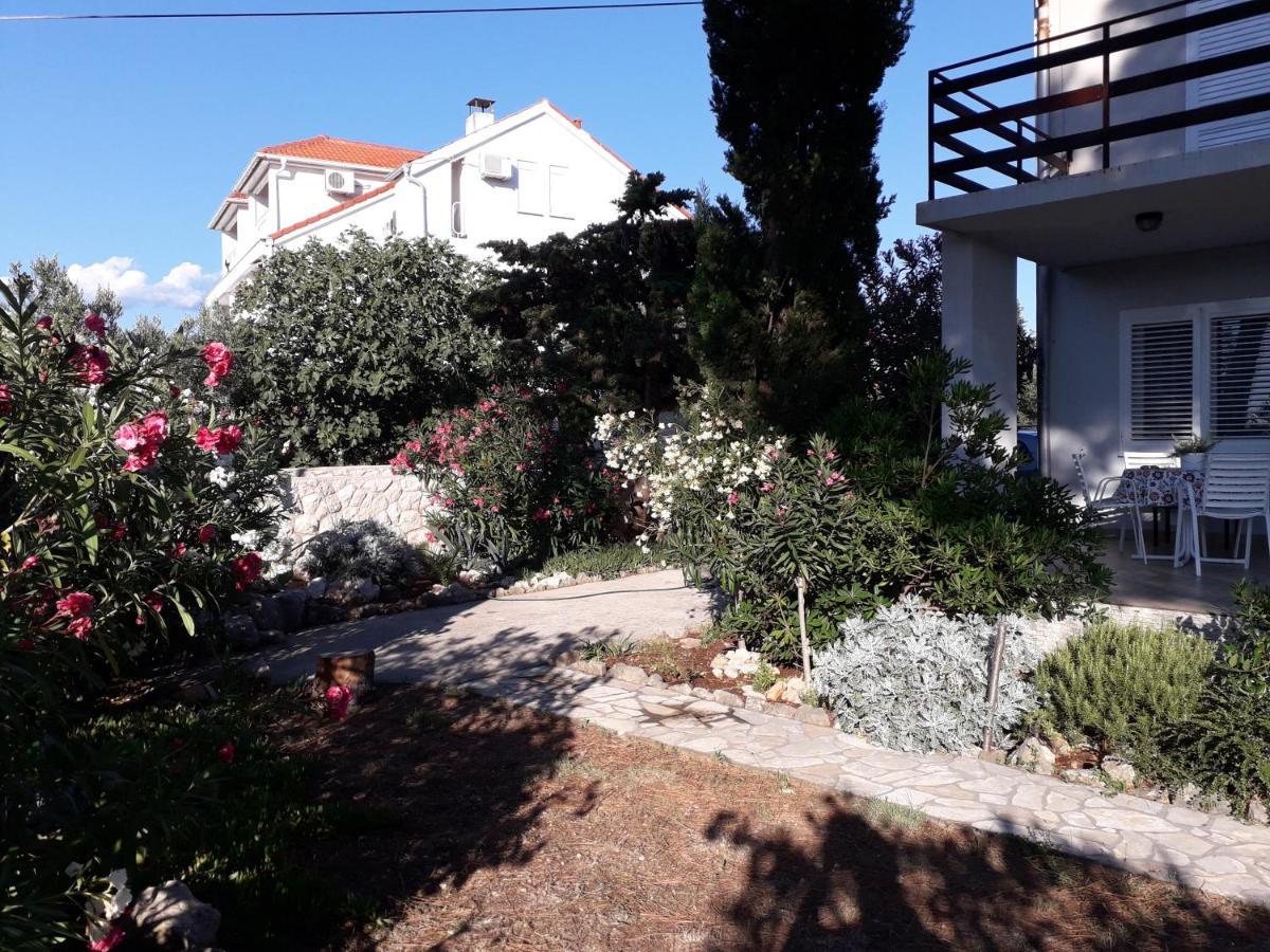 Holiday Home Novalja Luaran gambar