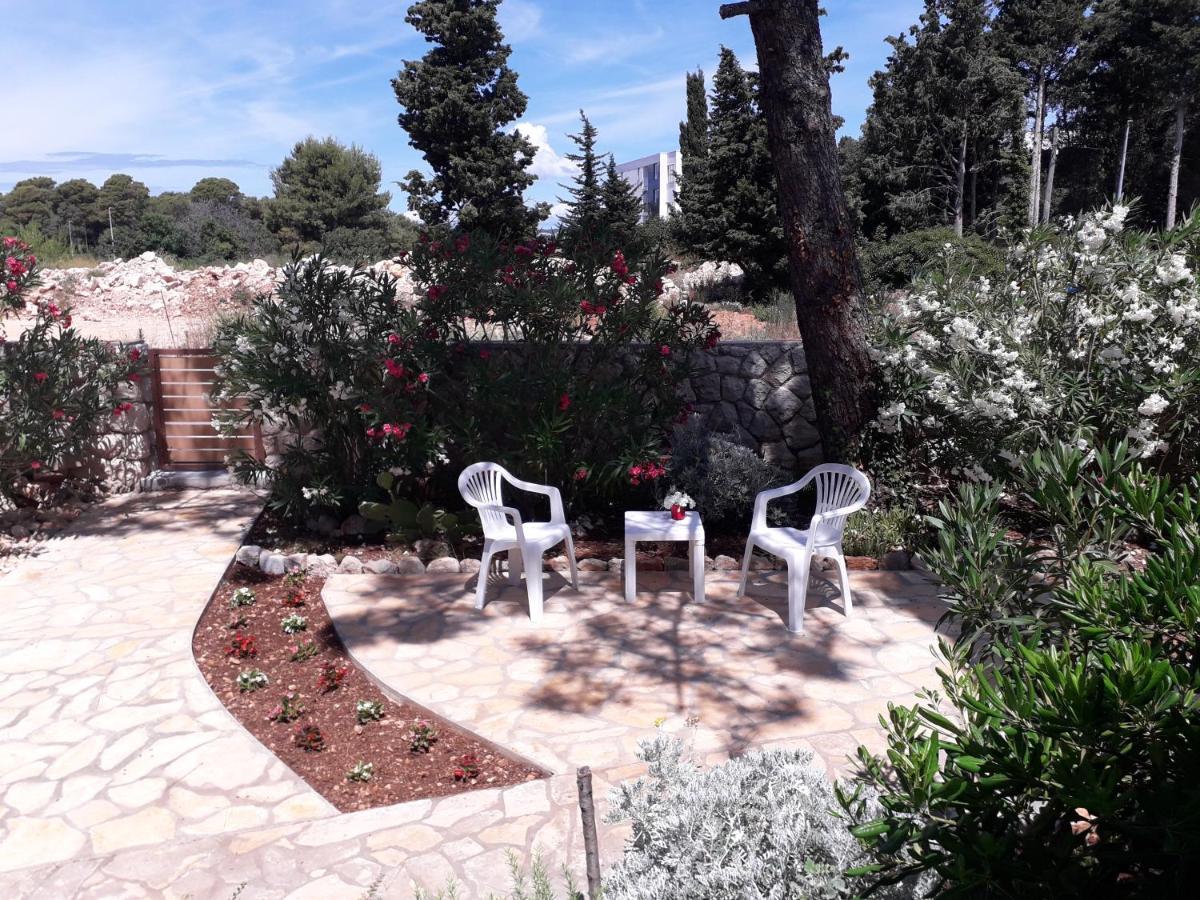 Holiday Home Novalja Luaran gambar