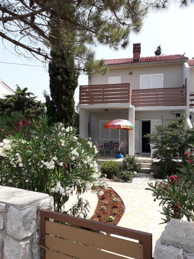 Holiday Home Novalja Luaran gambar